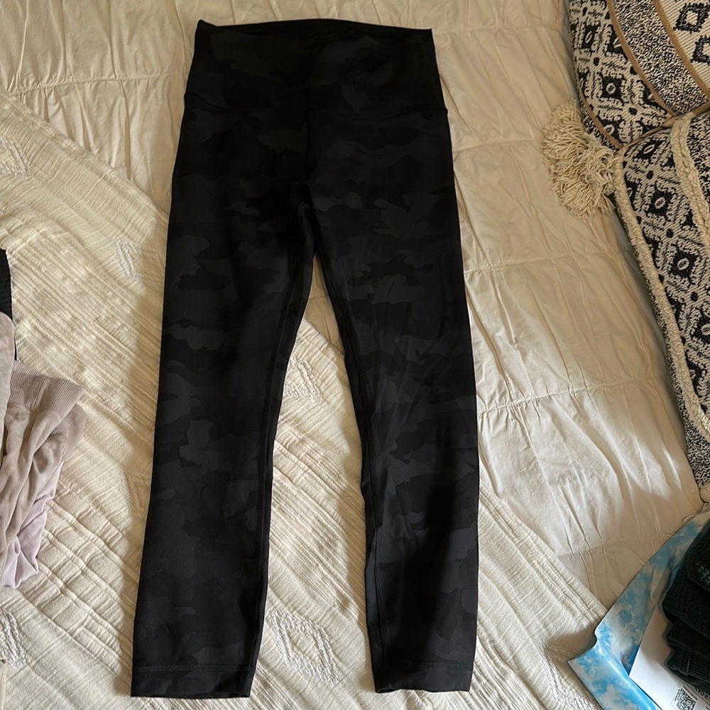 Lululemon black camo wunder trains
